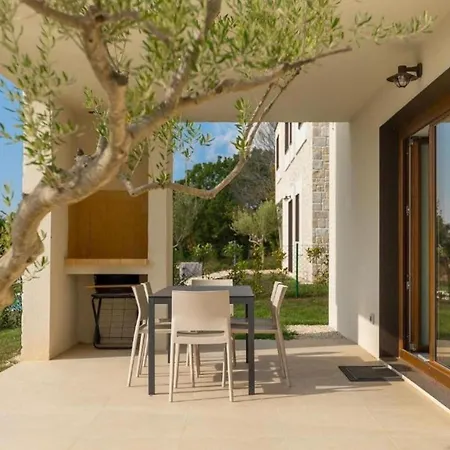 Casa Venus * Majkusi
